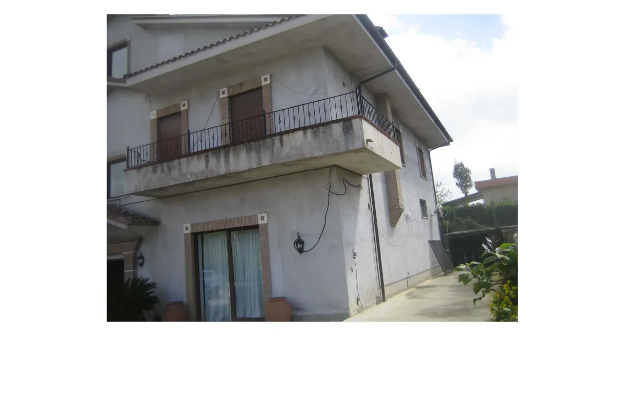 Appartamento 6 locali a Fondi (LT)