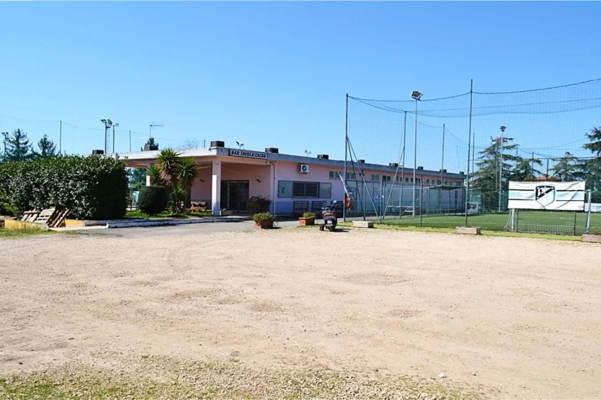 Locale commerciale a Aprilia (LT)